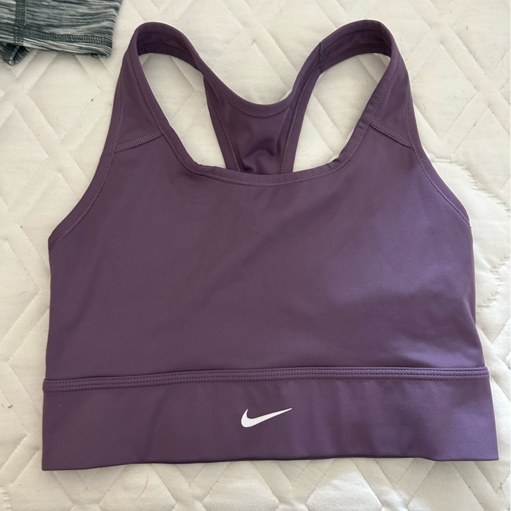 Nike sports bra size medium